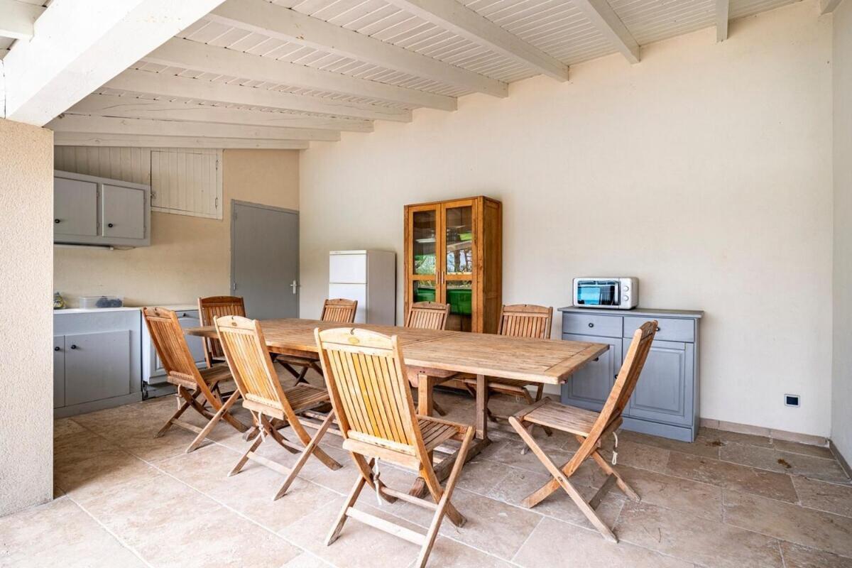 La Villa Moursoise 4 Etoiles Extérieur photo