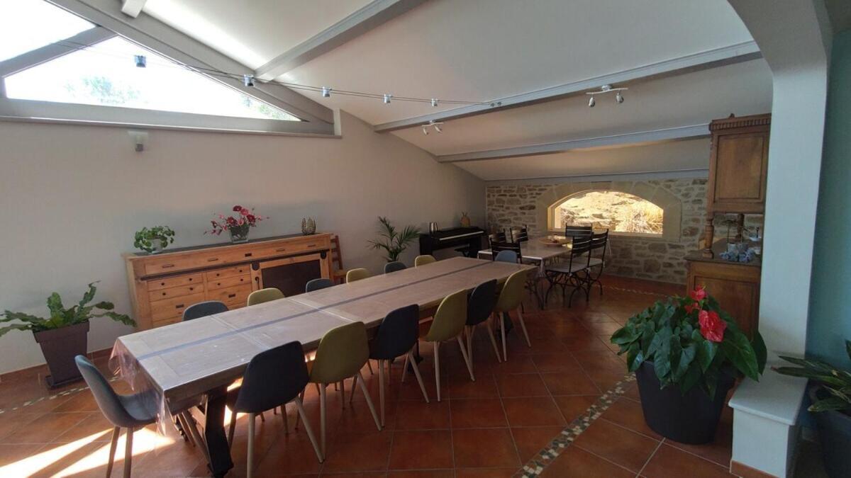 La Villa Moursoise 4 Etoiles Extérieur photo