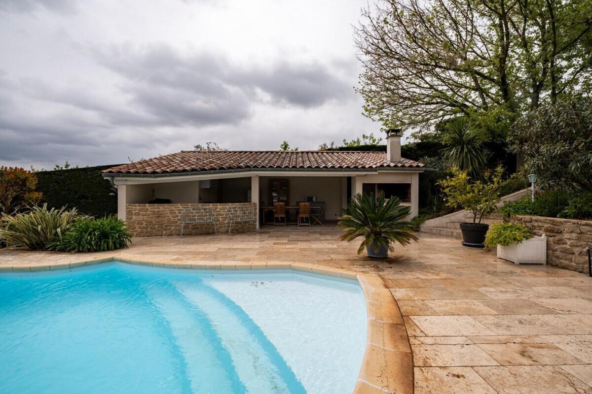 La Villa Moursoise 4 Etoiles Extérieur photo