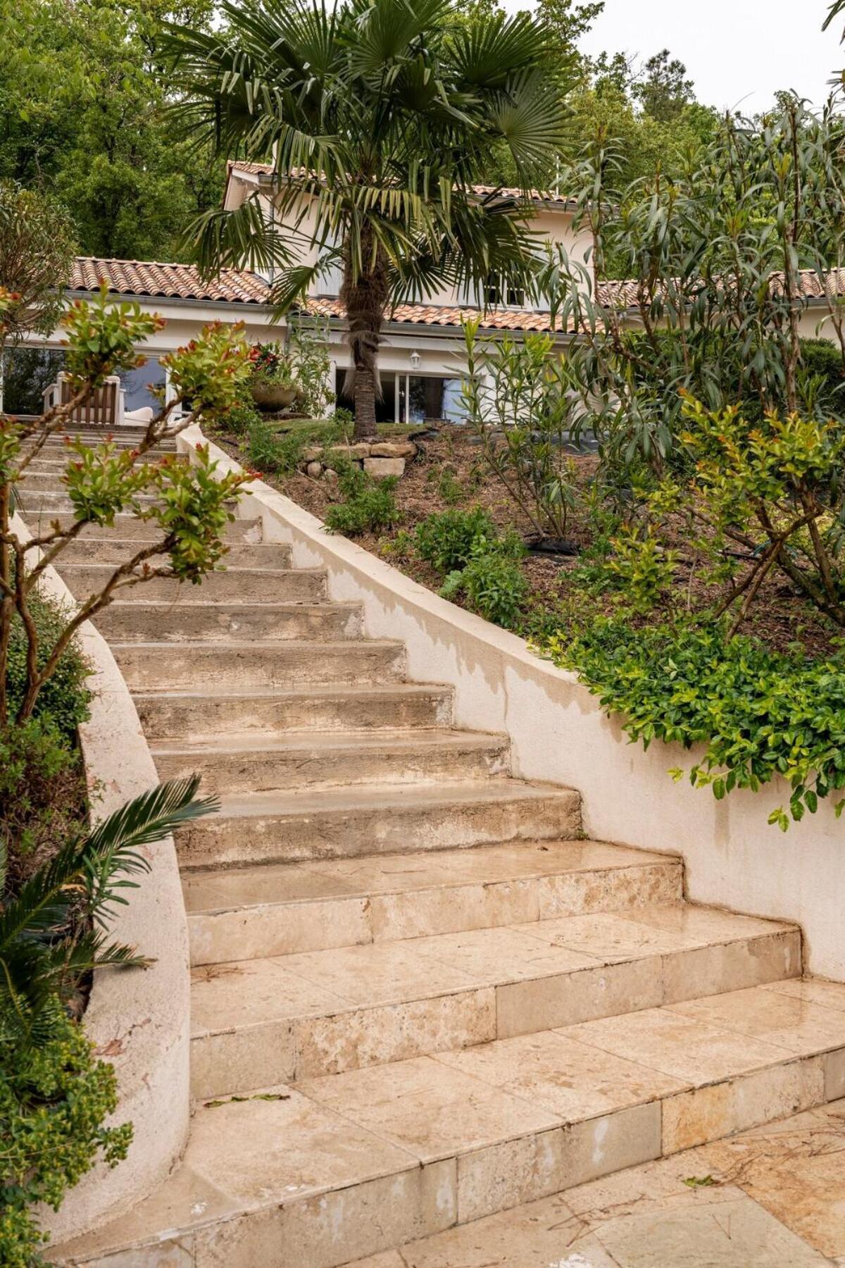 La Villa Moursoise 4 Etoiles Extérieur photo
