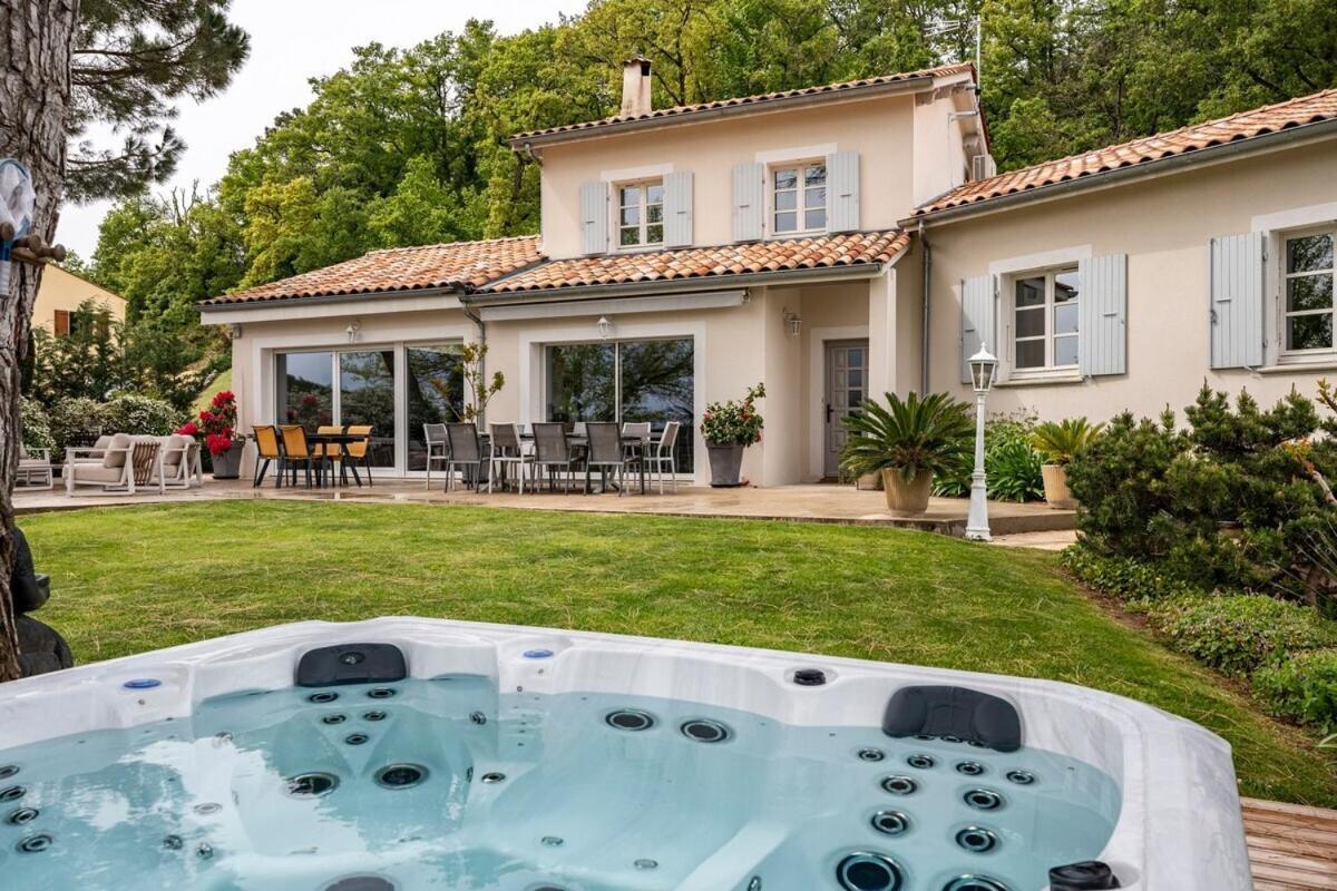 La Villa Moursoise 4 Etoiles Extérieur photo
